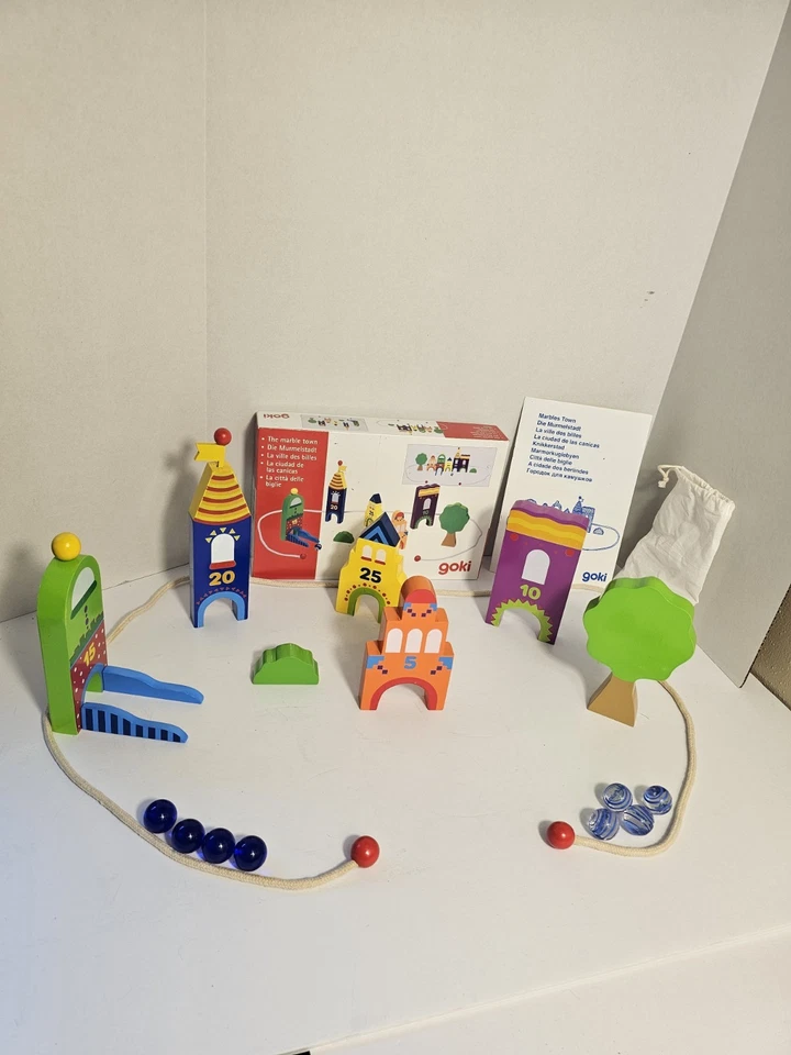 Juego de mármol de madera Goki The German Marble Town  Foto 1 de 4