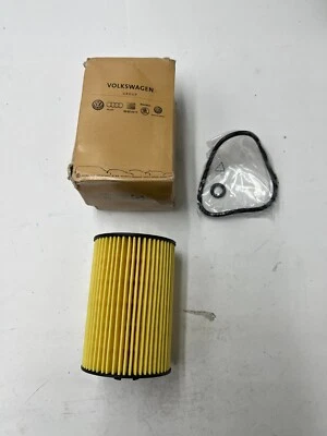 Filtro de óleo do motor Volkswagen 03N115562B compatível com Fusca, Golf, Jett, Passat - Imagem 1 de 4