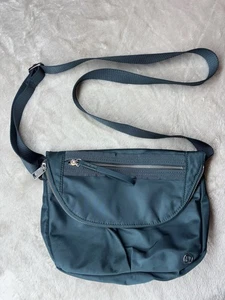 Lululemon Festival Bag II Teal Shadow - Picture 1 of 5