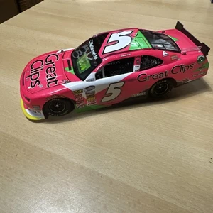 Brad Sweet AUTOGRAPHED Pink #5 NASCAR 2013 Great Clips 1:24 Diecast No Box - Picture 1 of 12