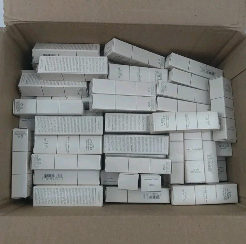 ЛОТ ИЗ 40 Оптовых Жидких Помад Merle Norman LipColor ~ Hussy ~ - Изображение 1 из 4