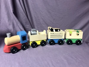 Melissa & Doug Wooden Farm Train CUTE Good Condition Missing 1 Milk Jug - Picture 1 of 12