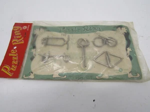 NIB OLD PUZZLE RING BRAIN TEASER TOY GAME JAPAN - Picture 1 of 2