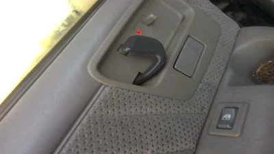 S10BLAZER 1997 Door Handle Interior 31208958 Foto 1 de 4