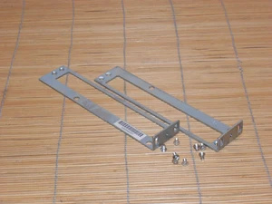 19" Rackmount kits f Cisco Catalyst 4948 C4948-ACC-KIT Switch - Bild 1 von 1