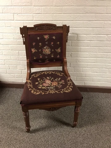 ANTIQUE VTG CARVED WOOD NEEDLEPOINT SIDE ACCENT CHAIR 35 1/2 X 19 1/4” WIDE NICE Cover
