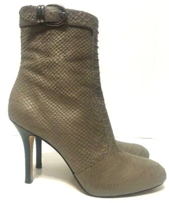 Botines Via Spiga Calcetín Hebilla Alta Cuero Taupe Serpiente Repujado Mujer Talla 9 Foto 1 de 4