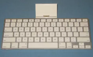 Apple A1359 MC533LL/A Dock tastiera 30 pin per iPad 1/2/3 1a/2a/3a generazione - Foto 1 di 4