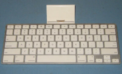 Apple A1359 MC533LL/A 30-Pin Keyboard Dock for iPad 1/2/3 1st/2nd/3rd Generation - Image 1 of 4