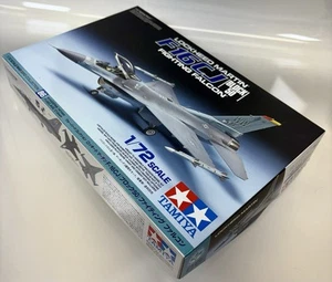 Nuovo Tamiya Lockheed Martin Model Kit 1:72 F-16CJ Block 50 Fighting Falcon 60786 - Foto 1 di 9