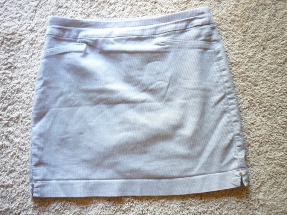 FALDA DE PUNTO CROFT & BARROW TALLA 8-FALDA DE GOLF-SHORTS ESTÁN DEBAJO--PEQUEÑA RAYA Foto 1 de 1