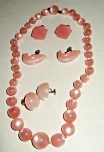 Vintage Pink Lucite Necklace Earrings Lot - Bild 1 von 3