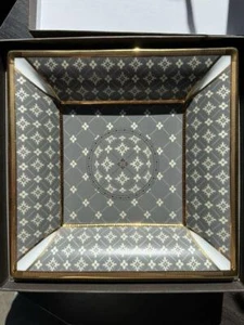 Patek Philippe Square Tray Plate 2021 19×19 H4cm gray japan limited - Picture 1 of 4