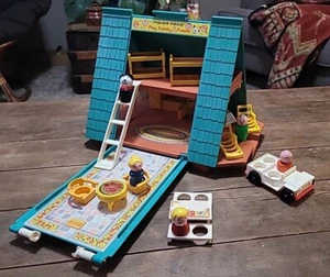 Vintage Fisher Price Little People A Frame Casa, Famiglia, Mobili, Auto - Foto 1 di 11