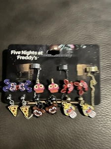 Juego de pendientes Five Nights At Freddy's Cuff 6 piezas - Imagen 1 de 4