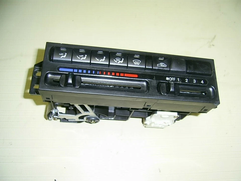 Mazda MX-3 (EC) 1.6 Klimabedienteil heizung schalter Bedienteil  — 第 1/1 张图片