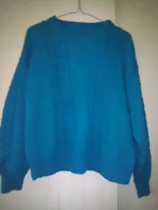LADIES HANDKNITTED TEAL JUMPER ACRYLIC WOOL SIZE 12-14 BRAND NEW - Picture 1 of 3