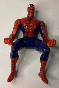 Spider-Man Toy Biz Hasbro 4"" Actionfigur Marvel Spider-Man sitzend gelenkt - Bild 1 von 3