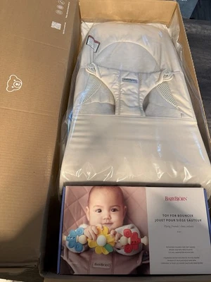 BabyBjörn Bouncer Balance Soft, Light Beige Tri-Fabric | With Toy Bar READ - Image 1 of 4