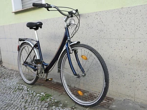 FAHRRAD MIT GARANTIE KRAMKISTE BERLIN GUTE RÄDER 26 Tiefeinsteiger Damen Herren - Bild 1 von 24