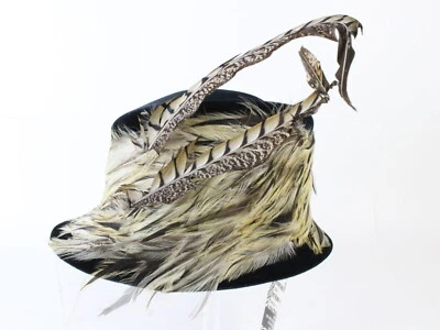 Sombrero de fieltro negro boutique Whittall & Shon para damas con plumas 7 1/4 58 cm Foto 1 de 4