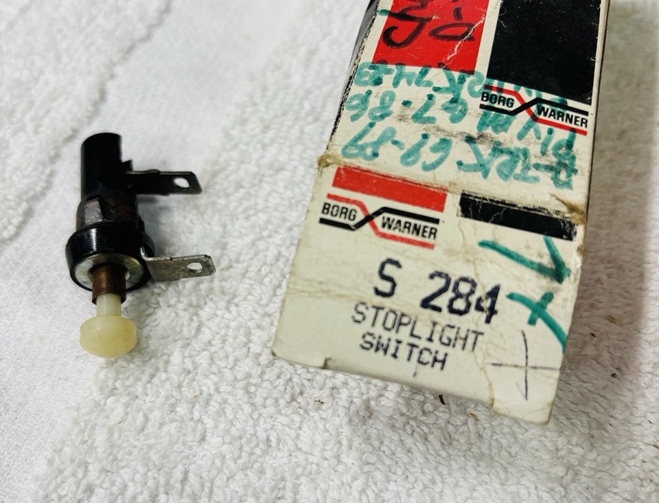 Interruptor de luz de freno vintage BWD Borg Warner SW-284 67-85 vehículos Chrysler Foto 1 de 1