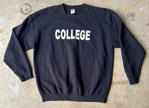 Y2K College Sweatshirt, Animal House, SNL, John Belushi, Comedy, School, Movies - Afbeelding 1 van 2