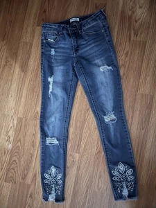 Mudd Jeans Girls Size 10 Skinny Distressed Denim Embroidered Raw Hem Adj Waist - Picture 1 of 2