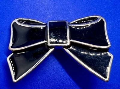 Hebilla pequeña en forma de cinta negra esmaltada para damas niños para adaptarse a su cinturón de 1" Foto 1 de 4