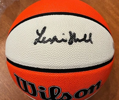 BASQUETE AUTOGRAFADO LEXI HULL #10 INDIANA FEVER COM CERTIFICADO DE AUTENTICIDADE DA JSA #33 - Imagem 1 de 4