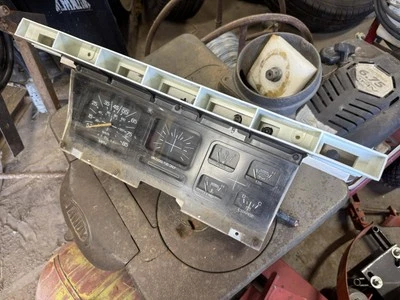 1980-86 Ford F150 velocímetro painel de instrumentos M/T 99k - Imagem 1 de 4