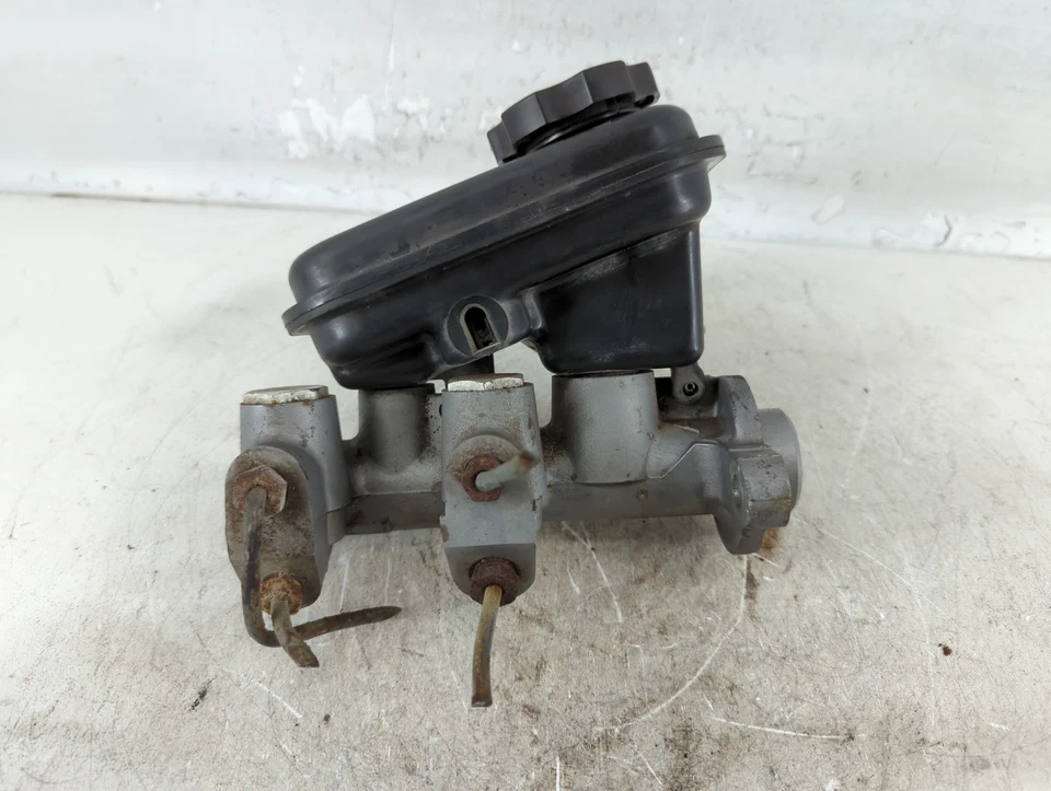 Chevrolet Impala 2006-2008 cilindro maestro de freno KC296 Foto 1 de 4