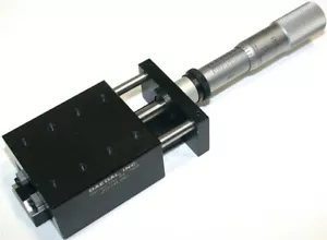 Daedal Kreuzwalze Rutsche mit Starrett 0,001" Mikrometer - Bild 1 von 2