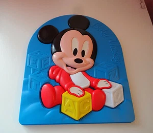 Bandeja de plástico rompecabezas de colección de Mickey Mouse bebé Disney años 80 preescolar ABC 3D juguete arco - Imagen 1 de 5
