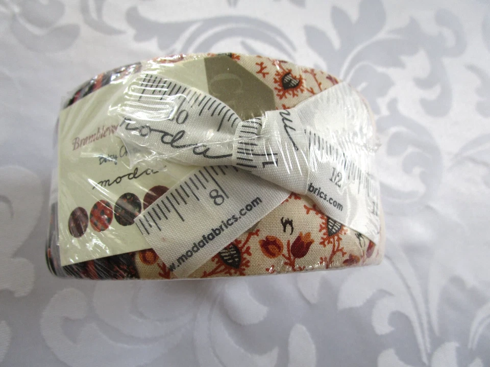 Rollo de gelatina de madera de zarza de telas Moda fuera de stock - Nuevo, 40 - 2 1/2" TIRAS Foto 1 de 4