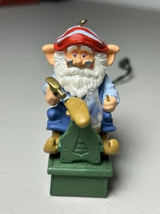Vintage 1989 Hallmark Andenken Ornament leichte Bewegung WINZIG BASTELN UNGETESTET schlechter STACHEL - Bild 1 von 7