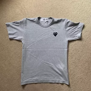 T-shirt uomo piccola grigia CDG Play Little cuore nero - Foto 1 di 4