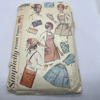 Simplicity 6206 Vintage Gifts - Full & Half Aprons, Bags, Head Scarf, Mitts - Image 1 of 4