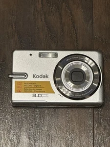 Kodak EasyShare M883 8.0MP Digital Camera Silver TESTED w/ Battery NO CHARGER - Picture 1 of 7