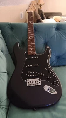 *USED* Fender Squier and Frontman 15g (Cables, 3 Picks and Strap Included) - Image 1 of 4