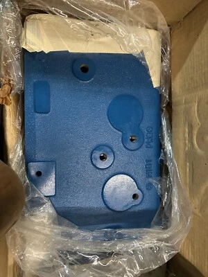 NOS NEW Ford New Holland SBA 322012111 Gear-drive Compact Transmission Housing - Image 1 of 4