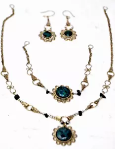 Peruvian Women Jewelry Bracelet Necklace and Earrings Set Collectible Green NEW - Picture 1 of 3