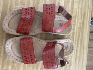 Earth Spirit Damen-Kunstledersandalen Größe 9 braun Fersenriemen bequem Freizeit - Bild 1 von 6