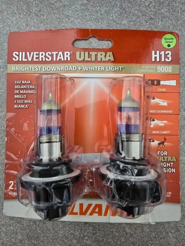 Paquete doble de bombillas de faros H13 Sylvania Silverstar Ultra Foto 1 de 2