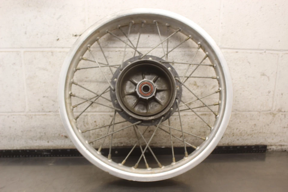 1980 Yamaha TT250 задний обод колеса (2,15 x 17) Y859 - Изображение 1 из 4