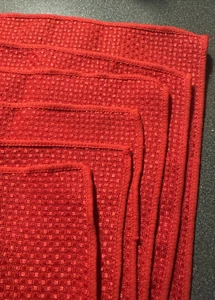 Red Christmas Holiday Cloth Napkins Textured Elegant Dinner Lot of 6 - Picture 1 of 3
