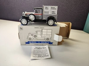 Liberty Classics Diecast Ford Model A Pickup 1/25 KuryAkyn Crate Bank #1068 - Bild 1 von 6