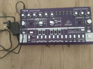 behringer td-3 analog bass line synthesizer, Purple - Picture 1 of 1