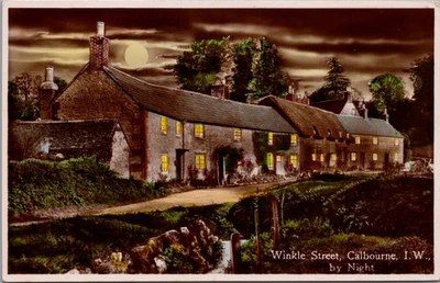 Postal de colección Winkle Street Calbourne Isla de Wight de noche Nigh Ventnor Foto 1 de 2