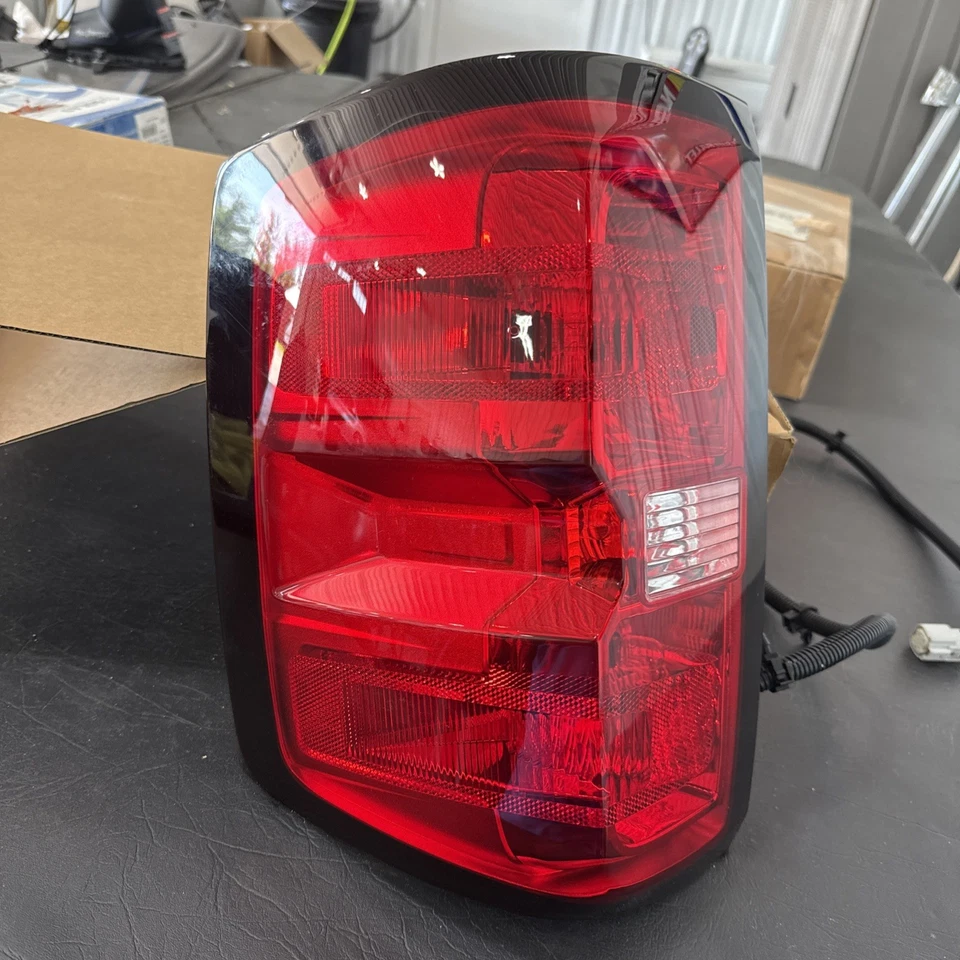 Новый пассажирский задний фонарь для Chevy Silverado 1500 2016-2018 годов выпуска - Изображение 1 из 3